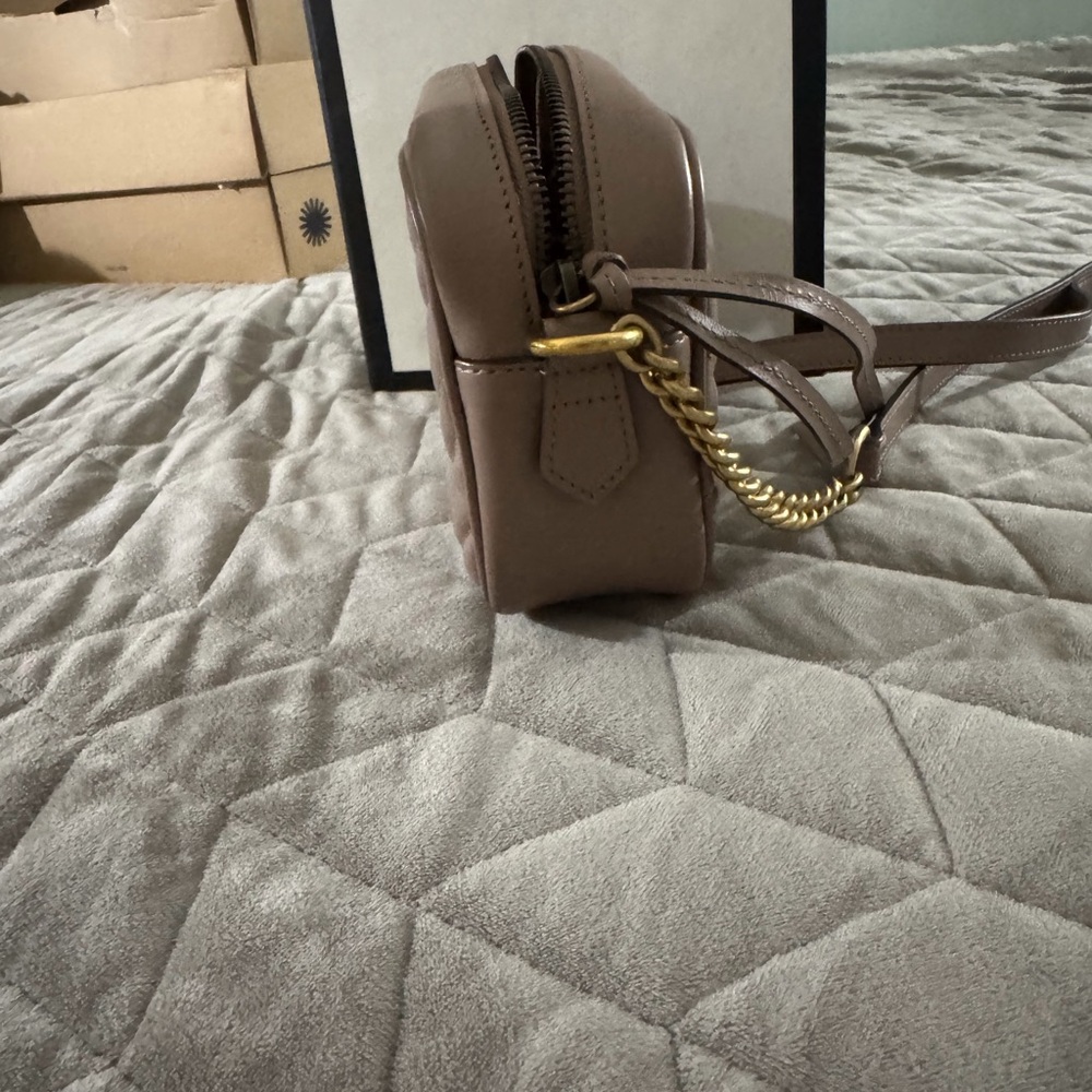 Gucci Women's Taupe Leather Crossbody Bag - Picture 6 of 8
